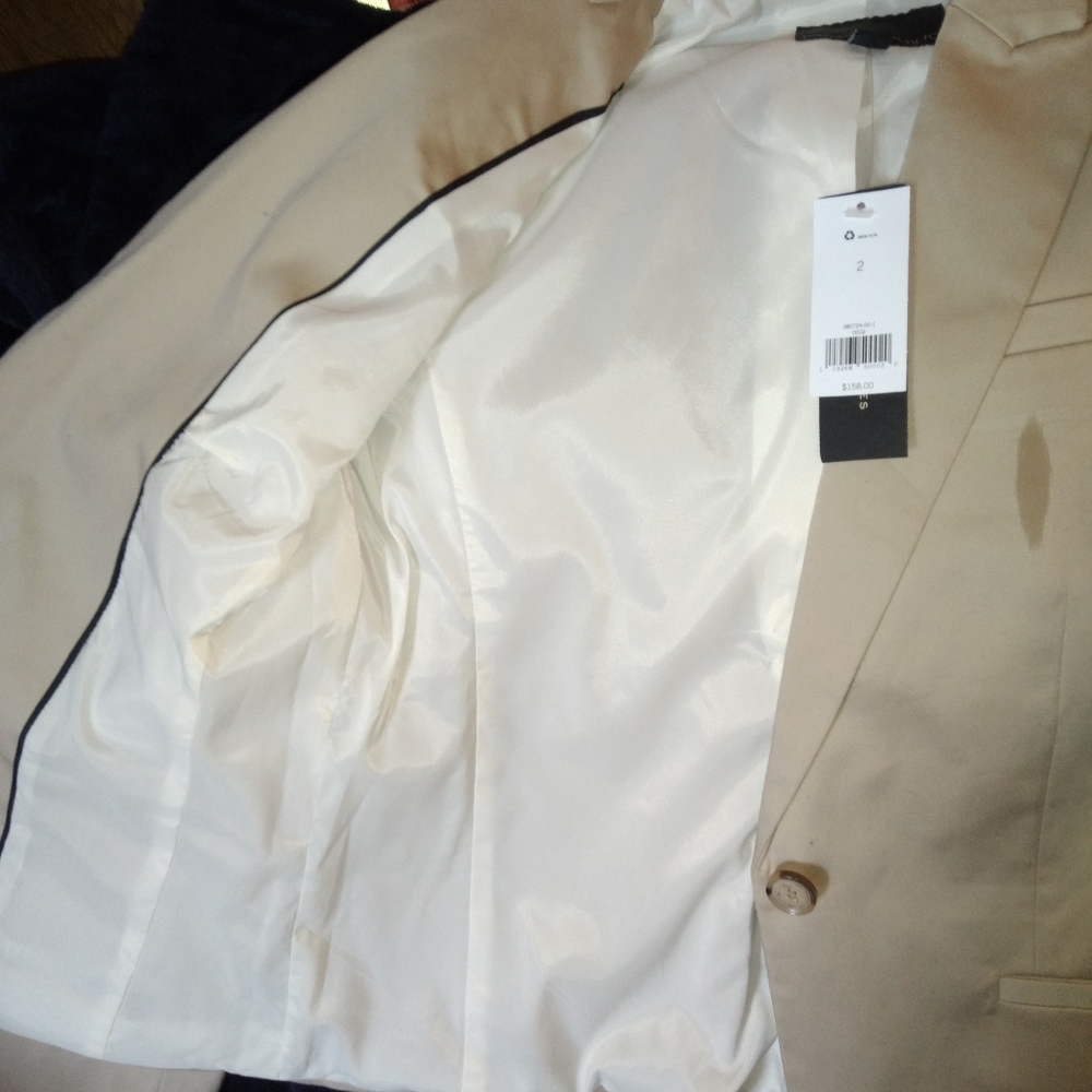 Blazer - Picture 2 of 9